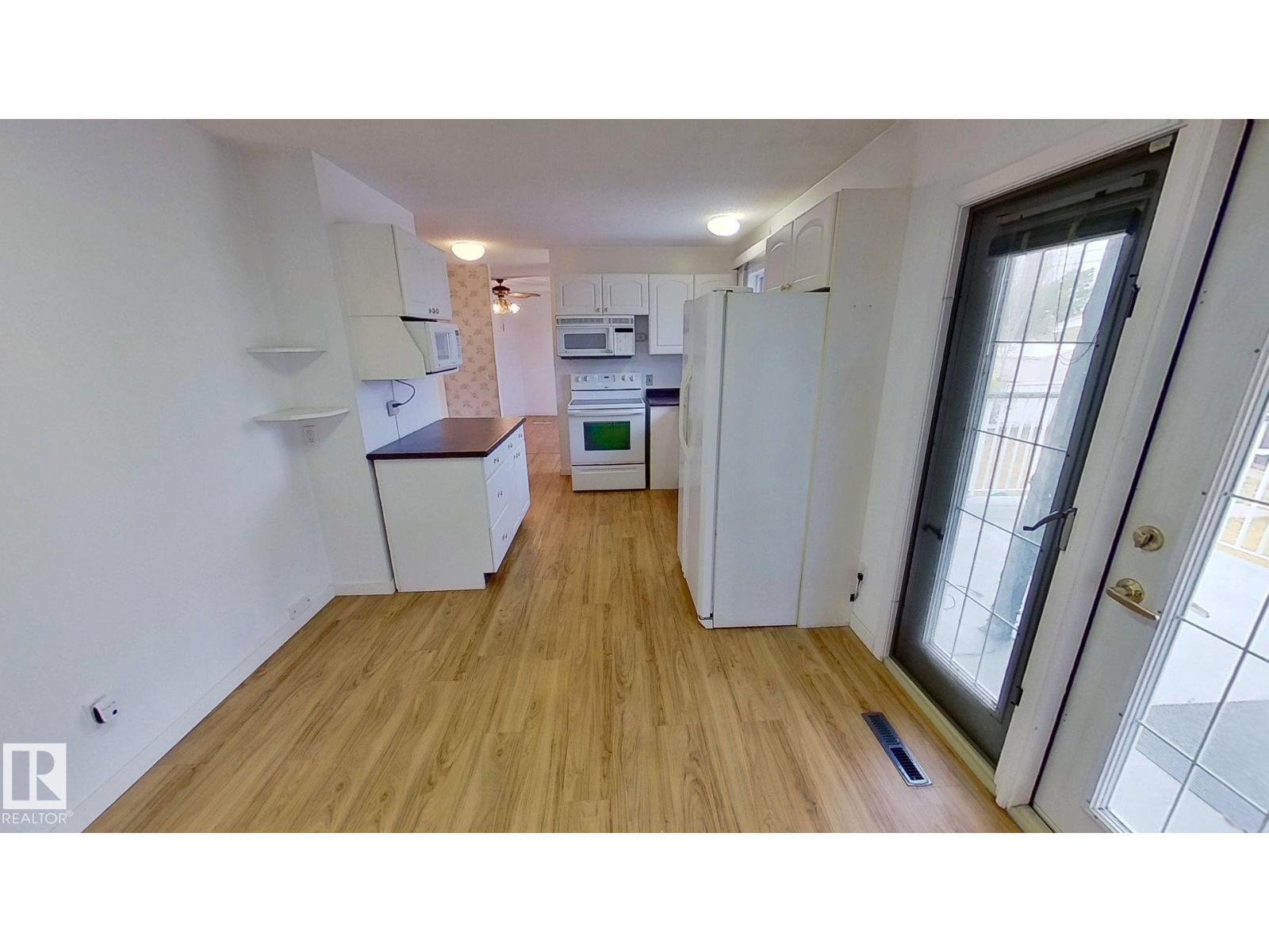 7004 93 Av Nw, Edmonton, Alberta  T6B 0W6 - Photo 9 - E4465438