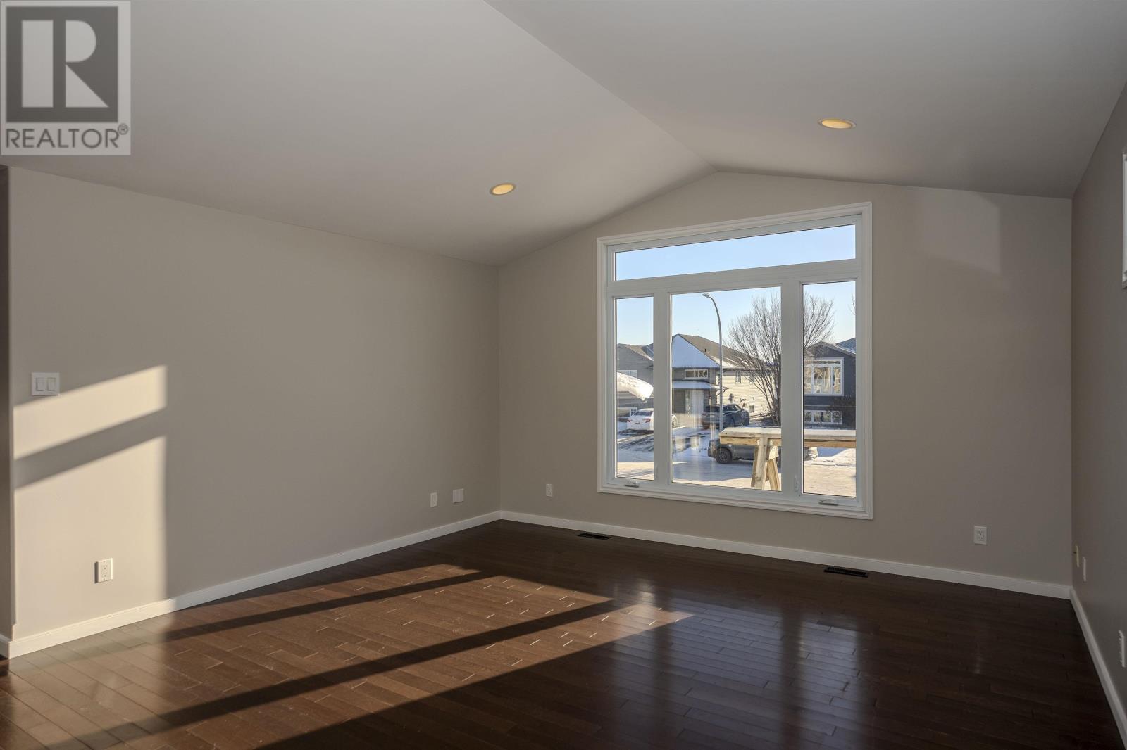 449 Longbow St, Thunder Bay, Ontario  P7G 0A9 - Photo 2 - TB253633