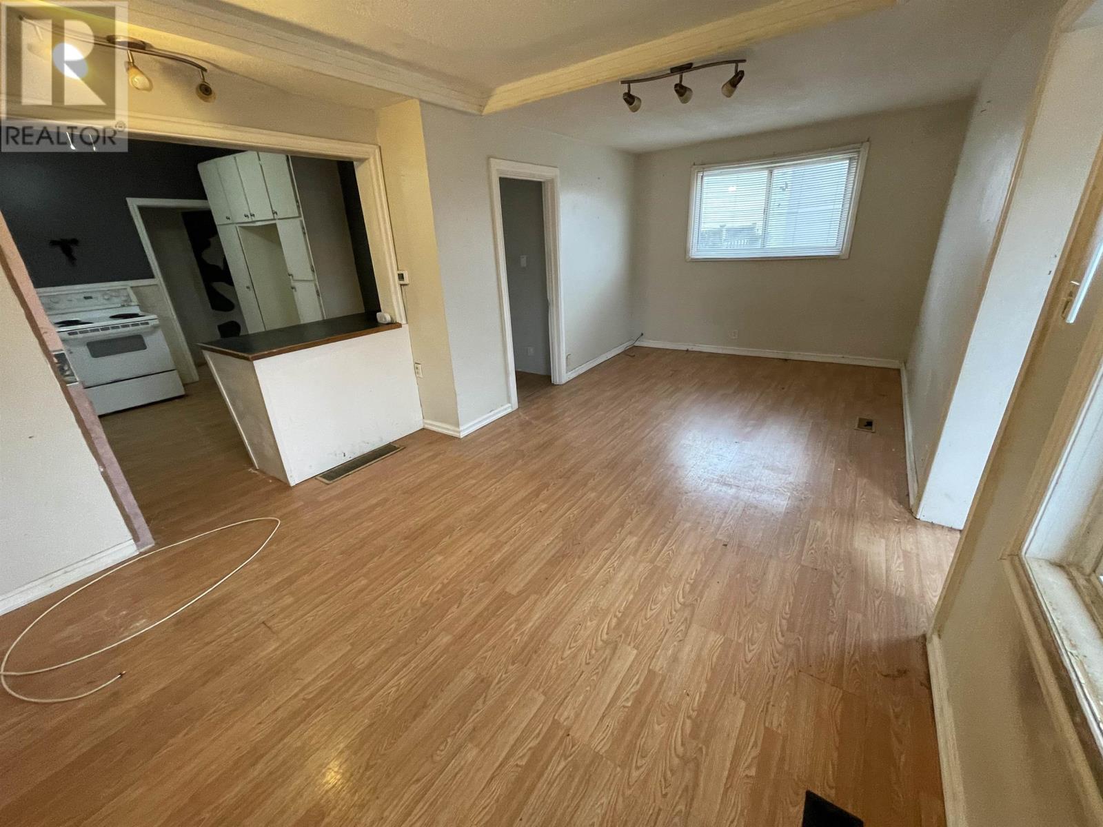 118 Mary Street East, Thunder Bay, Ontario  P7E 4J5 - Photo 4 - TB253634