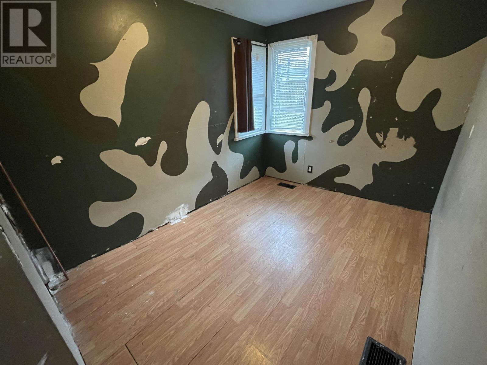 118 Mary Street East, Thunder Bay, Ontario  P7E 4J5 - Photo 9 - TB253634