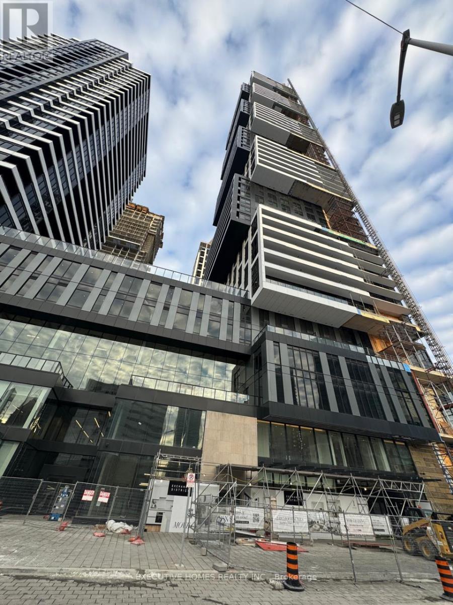 2003 - 4015 The Exchange, Mississauga, Ontario  L5B 0N9 - Photo 2 - W12610236