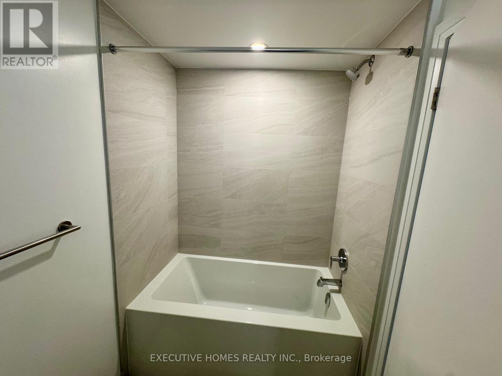 2003 - 4015 The Exchange, Mississauga, Ontario  L5B 0N9 - Photo 9 - W12610236