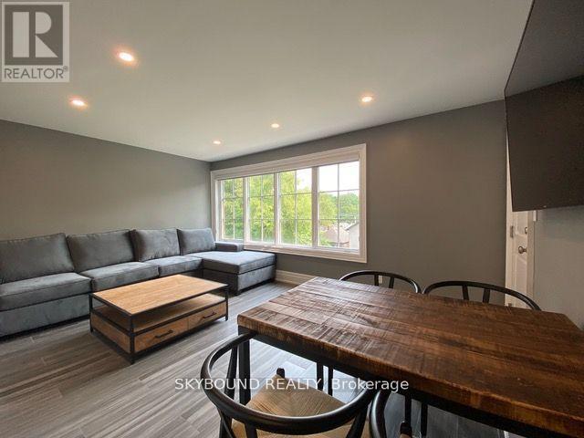 2 - 163 RIVERSIDE DRIVE, Toronto, Ontario