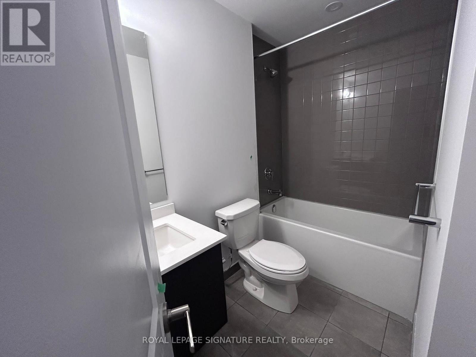 1506 - 3240 William Coltson Avenue, Oakville, Ontario  L6H 8C8 - Photo 9 - W12610268