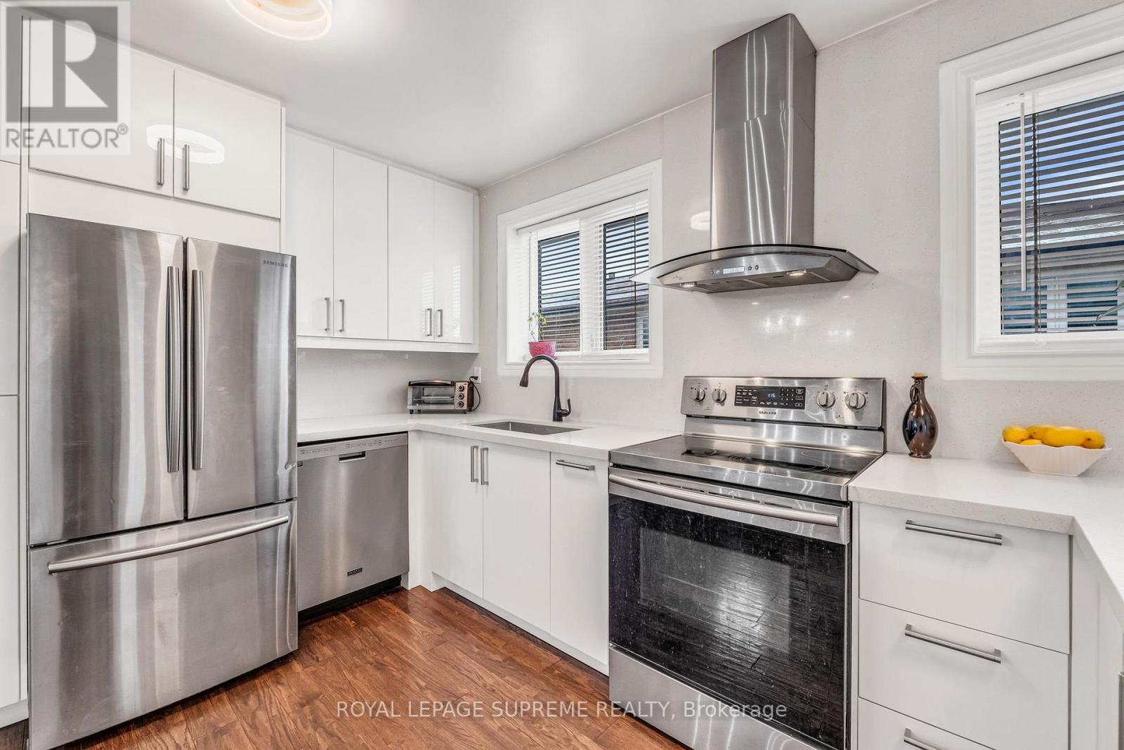 301 Pellatt Avenue, Toronto, Ontario  M9N 3P2 - Photo 15 - W12610272