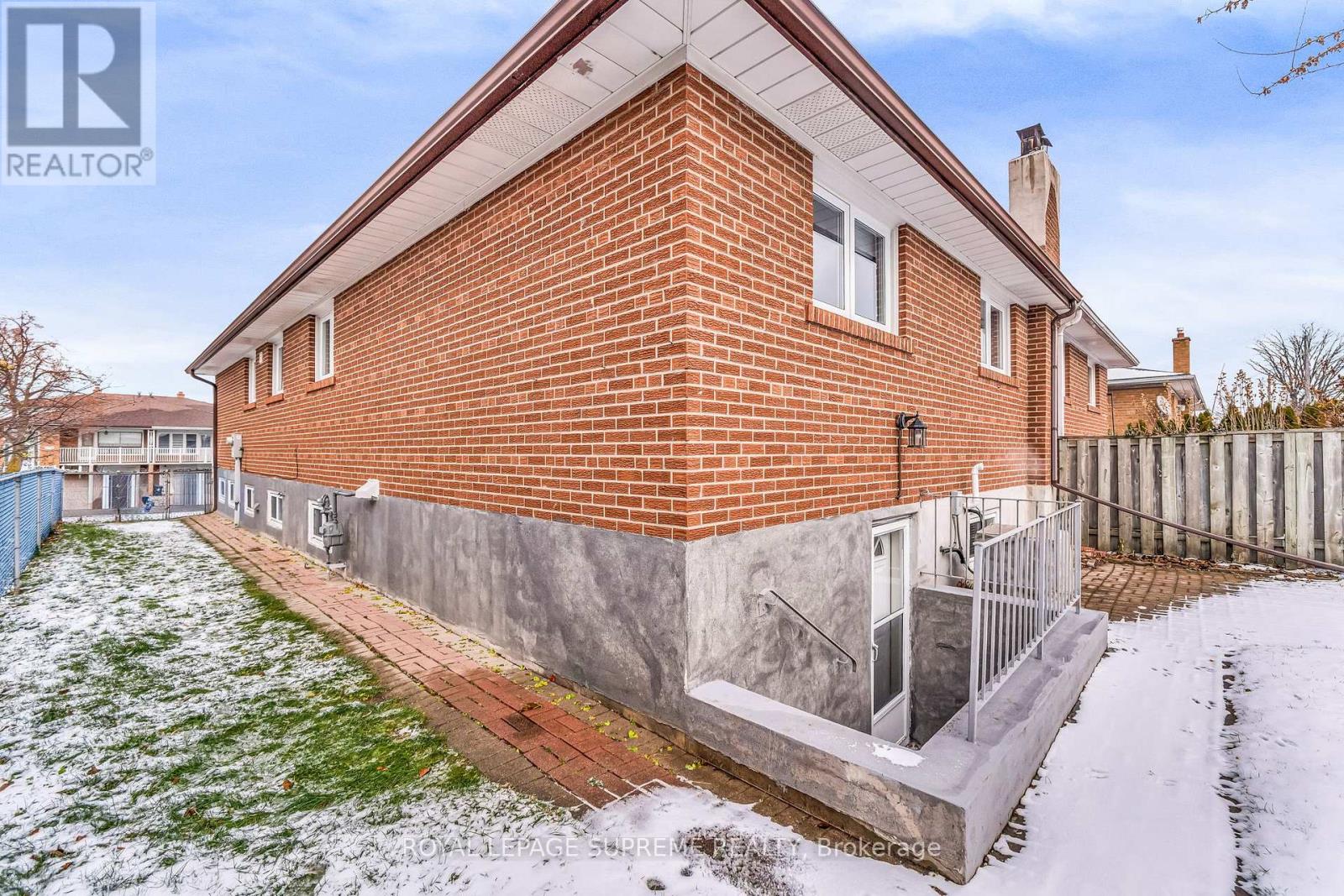 301 Pellatt Avenue, Toronto, Ontario  M9N 3P2 - Photo 44 - W12610272