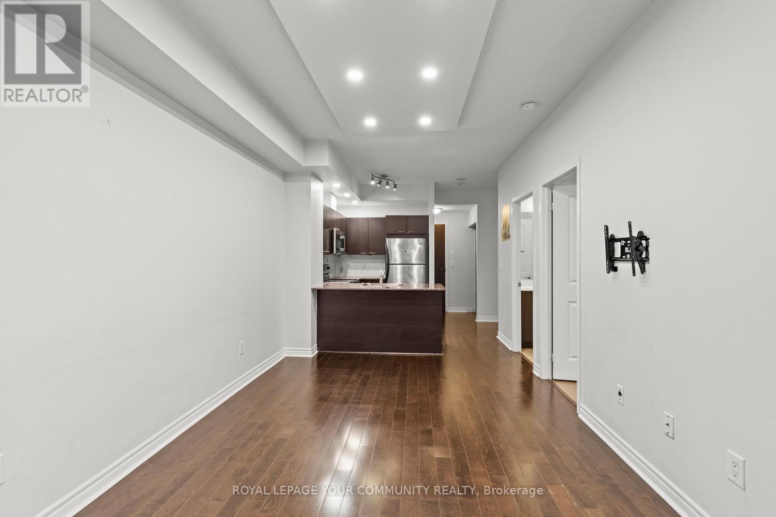 515 - 385 Prince Of Wales Drive, Mississauga, Ontario  L5B 0C6 - Photo 10 - W12610276