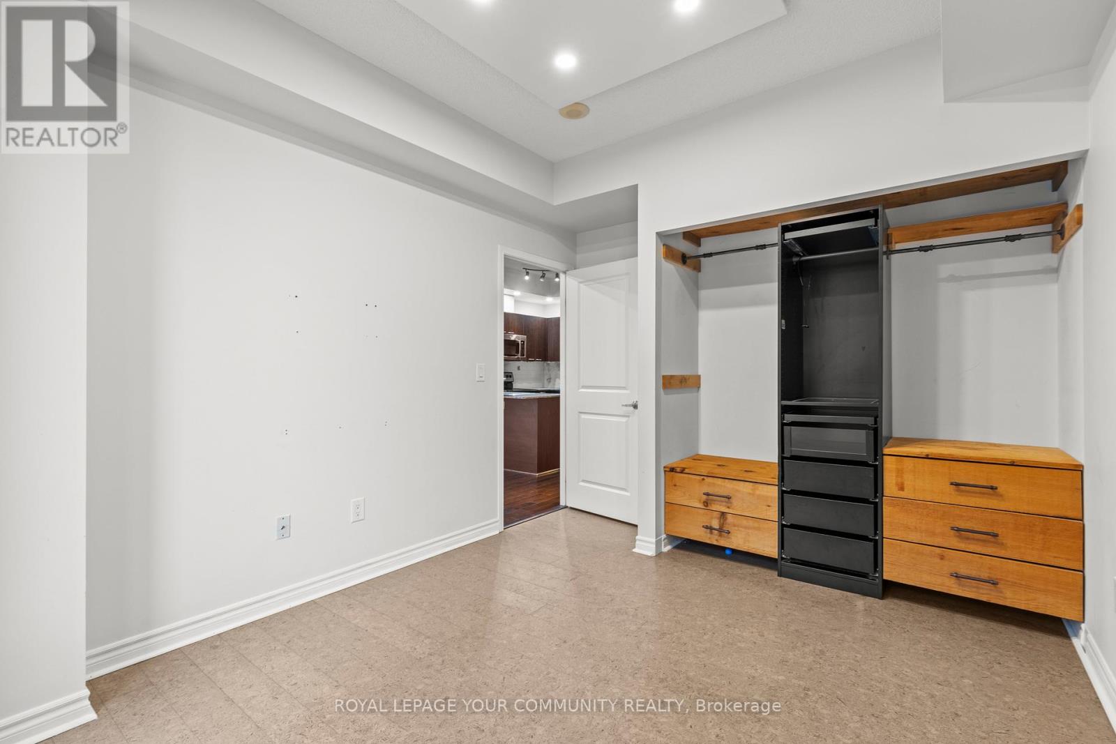 515 - 385 Prince Of Wales Drive, Mississauga, Ontario  L5B 0C6 - Photo 12 - W12610276