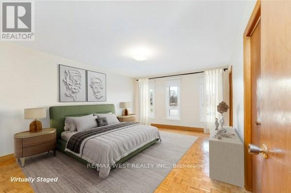 8 Hearne Avenue, Toronto, Ontario  M6L 3B8 - Photo 11 - W12610304