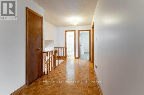 8 Hearne Avenue, Toronto, Ontario  M6L 3B8 - Photo 13 - W12610304