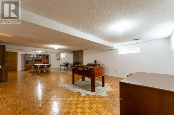 8 Hearne Avenue, Toronto, Ontario  M6L 3B8 - Photo 17 - W12610304