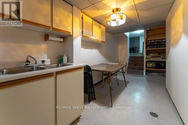 8 Hearne Avenue, Toronto, Ontario  M6L 3B8 - Photo 20 - W12610304