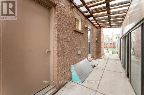 8 Hearne Avenue, Toronto, Ontario  M6L 3B8 - Photo 23 - W12610304