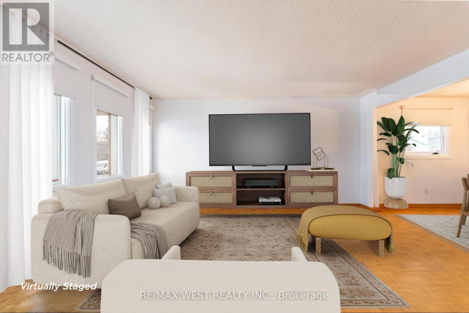 8 Hearne Avenue, Toronto, Ontario  M6L 3B8 - Photo 4 - W12610304