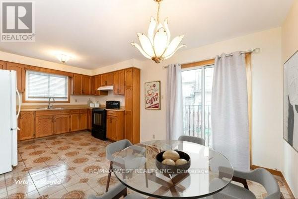 8 Hearne Avenue, Toronto, Ontario  M6L 3B8 - Photo 7 - W12610304