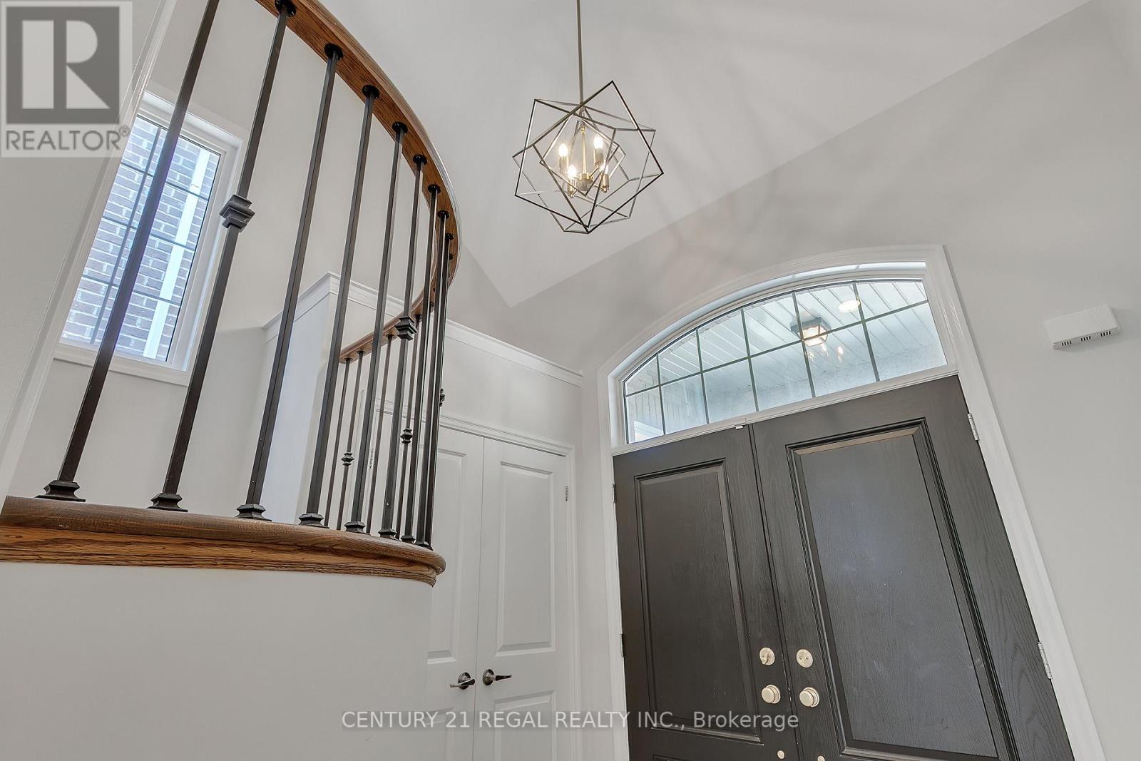 140 Cherryhurst Road, Oakville, Ontario  L6M 0W1 - Photo 4 - W12610316