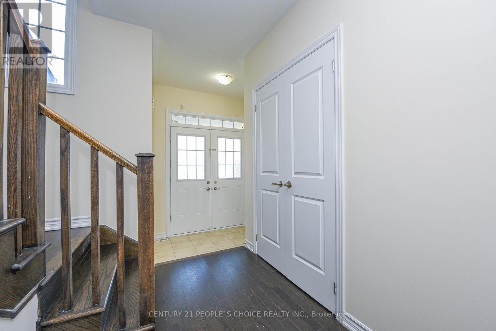 18 Cohoe Street, Brampton (Northwest Brampton), Ontario  L7A 4X8 - Photo 5 - W12610324