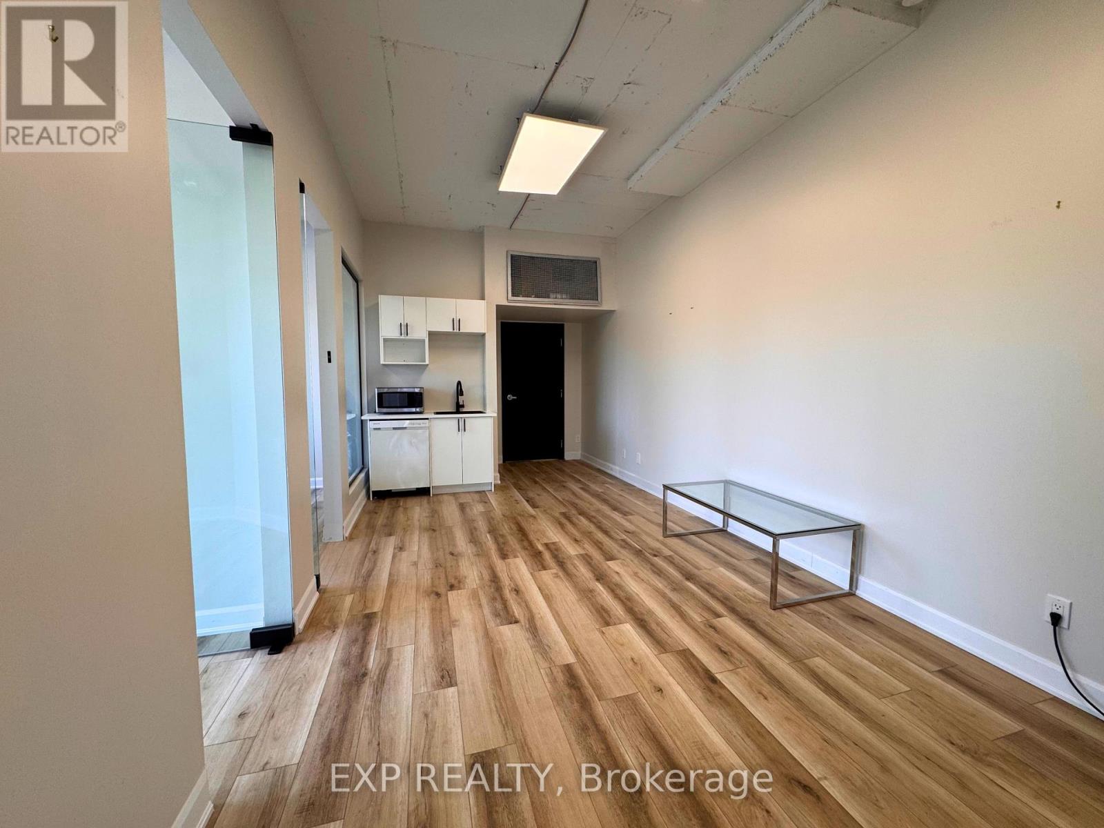 212 - 230 Lakeshore Road E, Mississauga, Ontario  L5G 1G7 - Photo 11 - W12610328