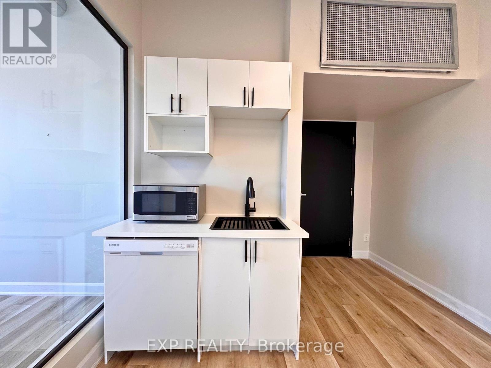 212 - 230 Lakeshore Road E, Mississauga, Ontario  L5G 1G7 - Photo 12 - W12610328