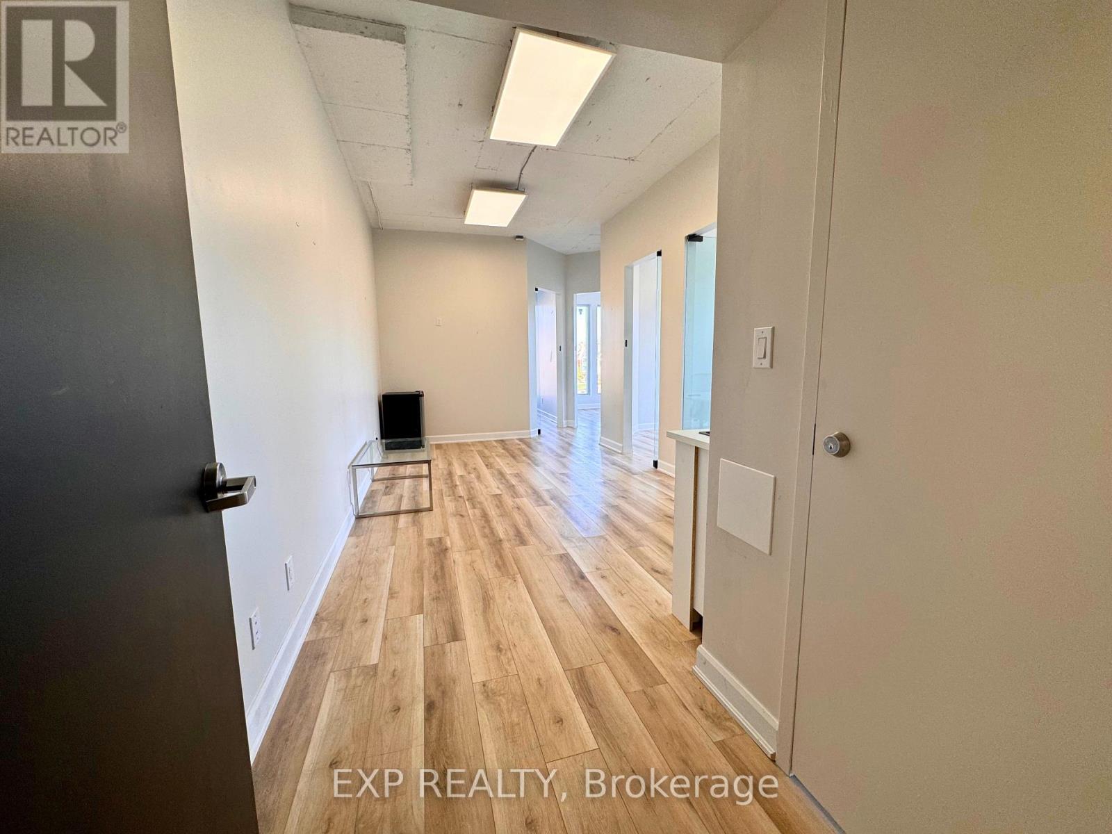 212 - 230 Lakeshore Road E, Mississauga, Ontario  L5G 1G7 - Photo 2 - W12610328