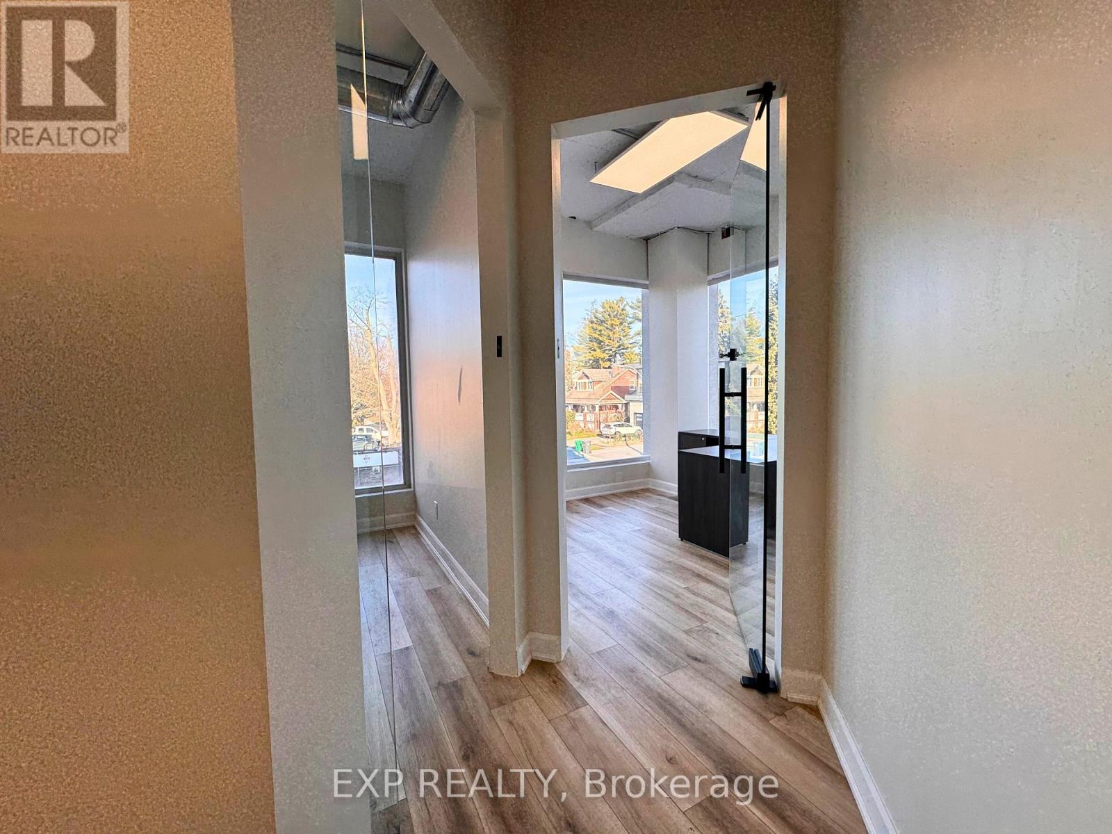 212 - 230 Lakeshore Road E, Mississauga, Ontario  L5G 1G7 - Photo 7 - W12610328