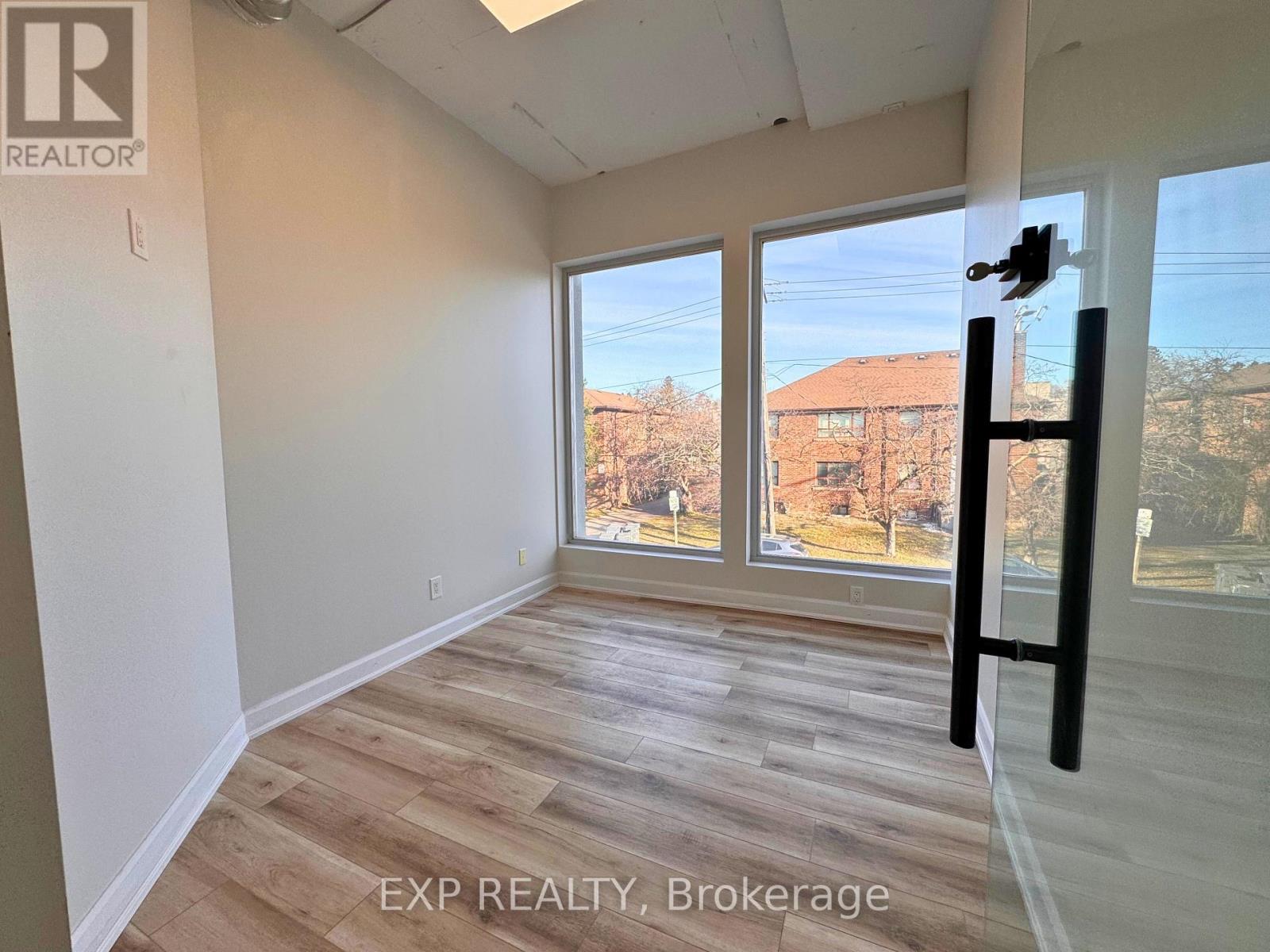 212 - 230 Lakeshore Road E, Mississauga, Ontario  L5G 1G7 - Photo 8 - W12610328