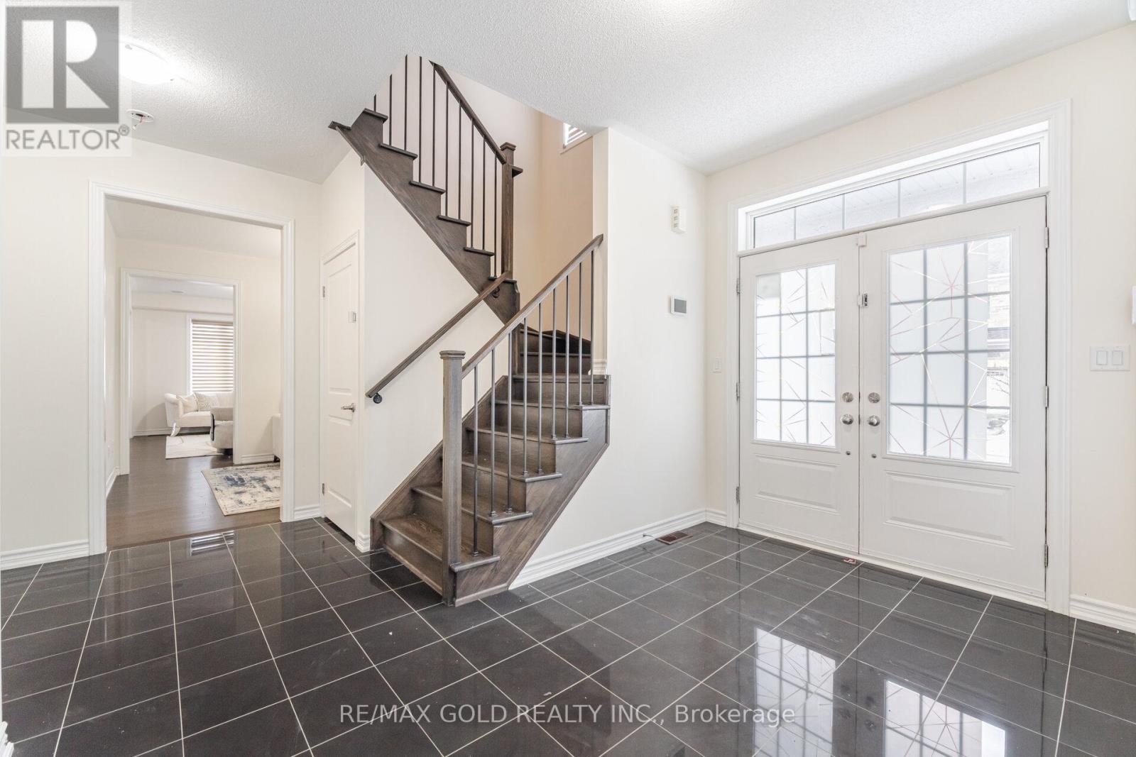 10 Thornvalley Terrace, Caledon, Ontario  L7C 4H9 - Photo 7 - W12610334