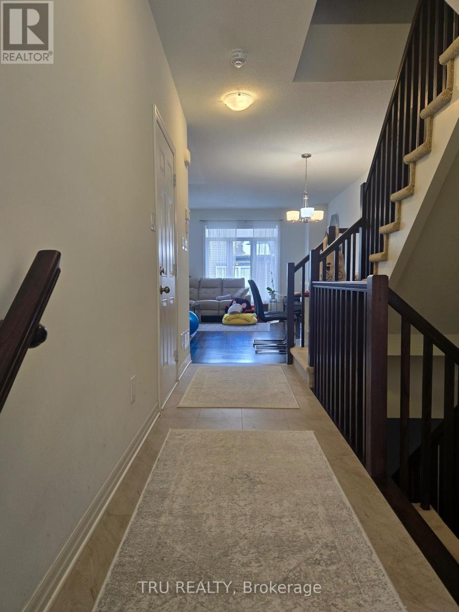 534 Rioja Street, Ottawa, Ontario K2S 0H8 - Photo 4 - X12556456