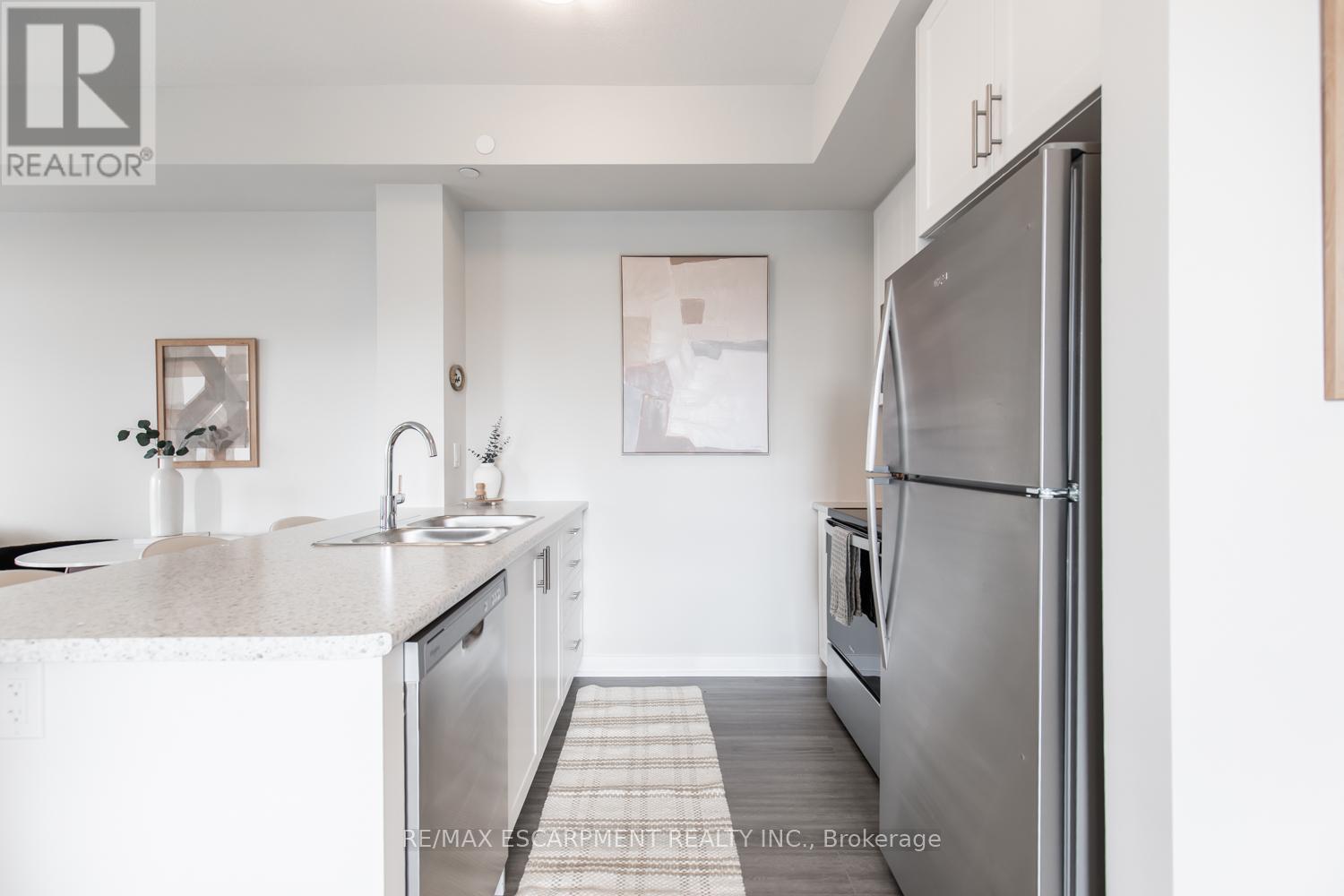 1311 - 870 Queenston Road, Hamilton, Ontario  L8G 0B9 - Photo 8 - X12610278