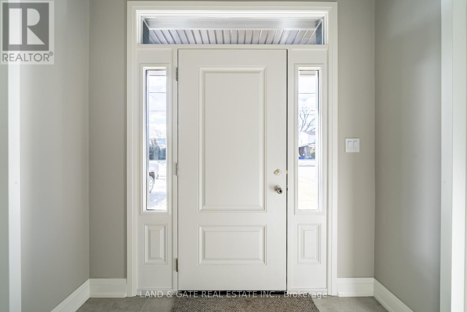 127 Gibbons Street, Oshawa, Ontario  L1J 4Y1 - Photo 6 - E12610452