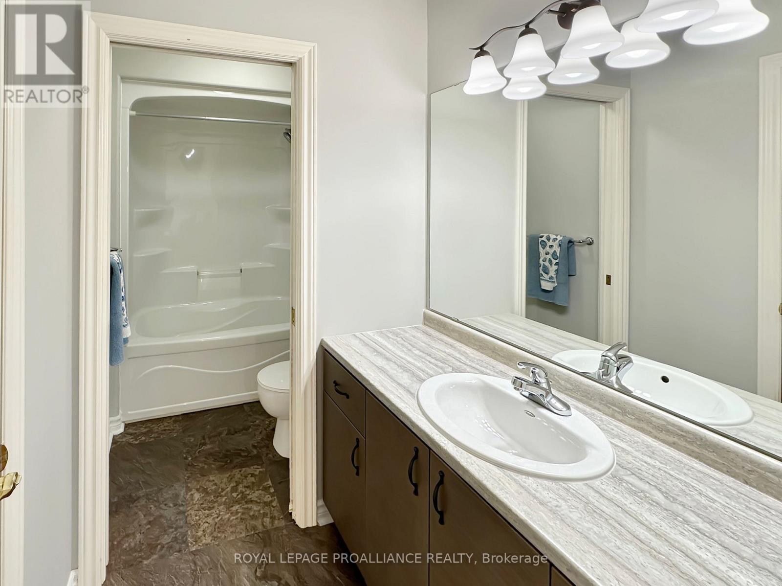 53 Sarah Court, Belleville, Ontario  K8P 0B2 - Photo 14 - X12610370