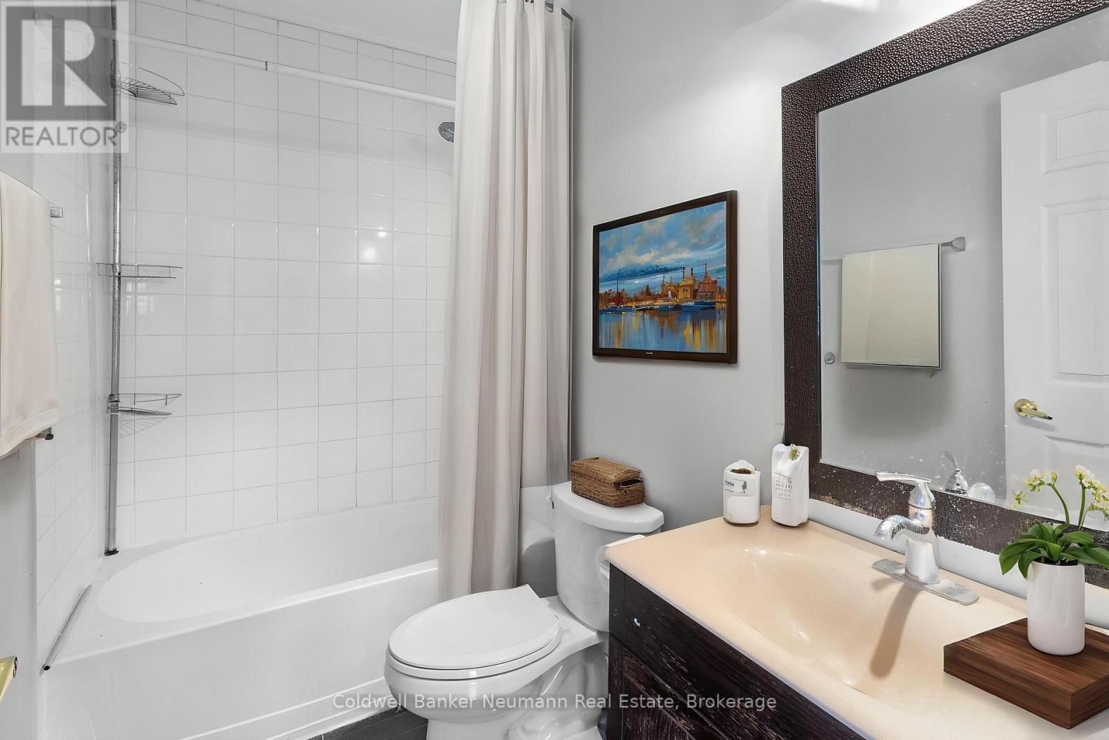 D - 246 Woolwich Street, Guelph, Ontario N1H 3V9 - Photo 4 - X12610486