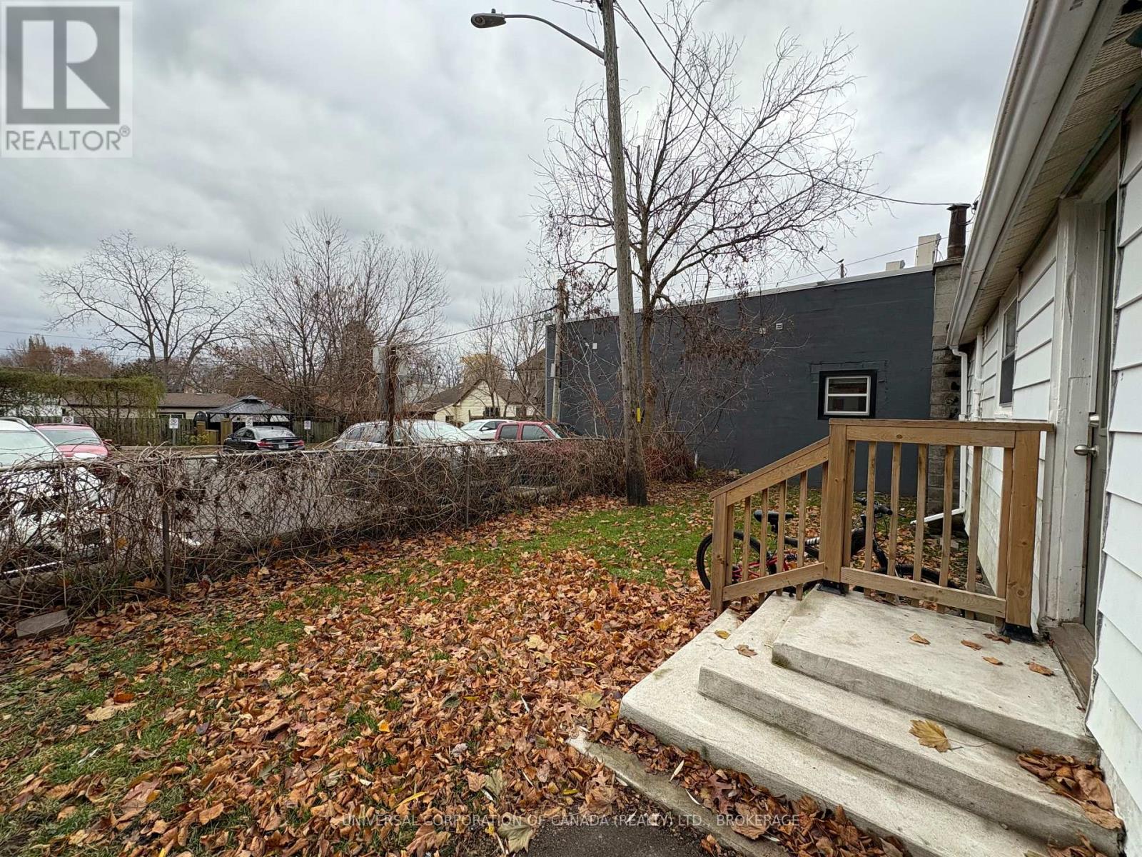 137 Ross Street, St. Thomas, Ontario  N5R 3X9 - Photo 4 - X12610436