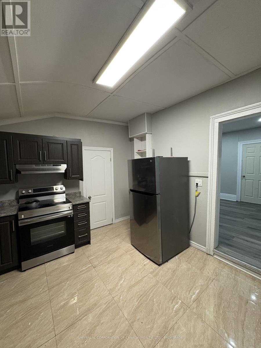 137 Ross Street, St. Thomas, Ontario  N5R 3X9 - Photo 6 - X12610436