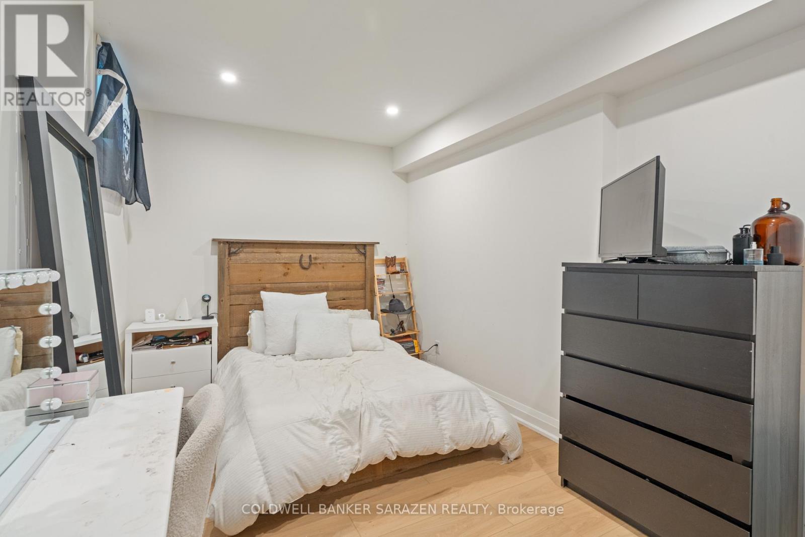 B - 31 Commanda Way, Ottawa, Ontario  K1M 1G1 - Photo 11 - X12610366