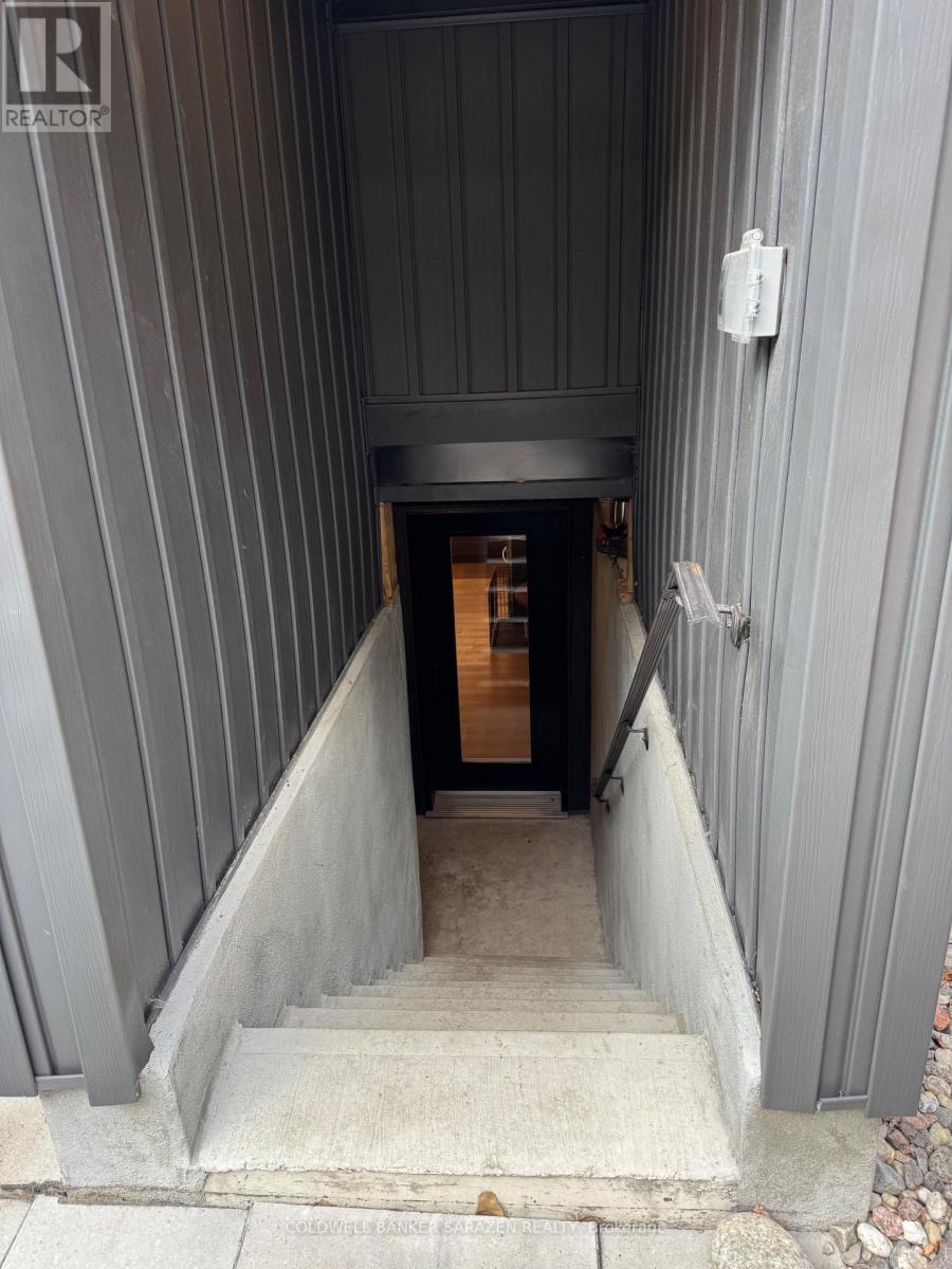 B - 31 Commanda Way, Ottawa, Ontario  K1M 1G1 - Photo 15 - X12610366