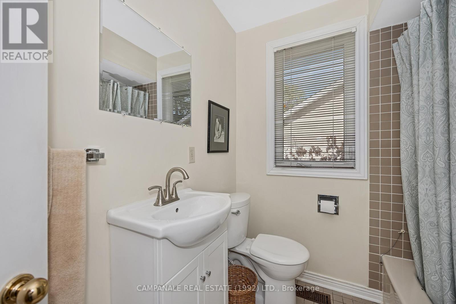 412 Thessaly Circle, Ottawa, Ontario  K1H 5W5 - Photo 16 - X12610406