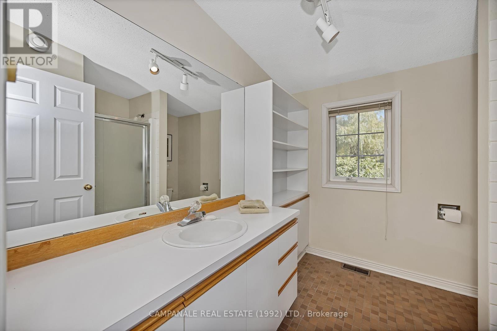 412 Thessaly Circle, Ottawa, Ontario  K1H 5W5 - Photo 24 - X12610406