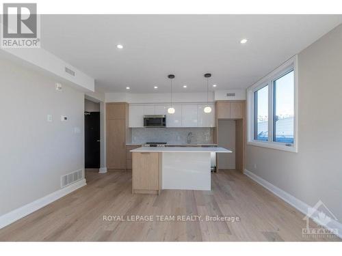 7 - 58 Florence Street, Ottawa, Ontario  K2P 0W7 - Photo 3 - X12610432