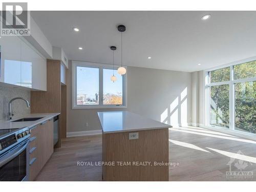 7 - 58 Florence Street, Ottawa, Ontario  K2P 0W7 - Photo 5 - X12610432