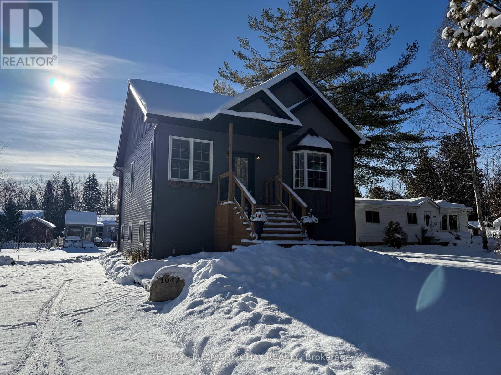 1047 Larch Street, Innisfil, Ontario  L0L 1C0 - Photo 39 - N12366702