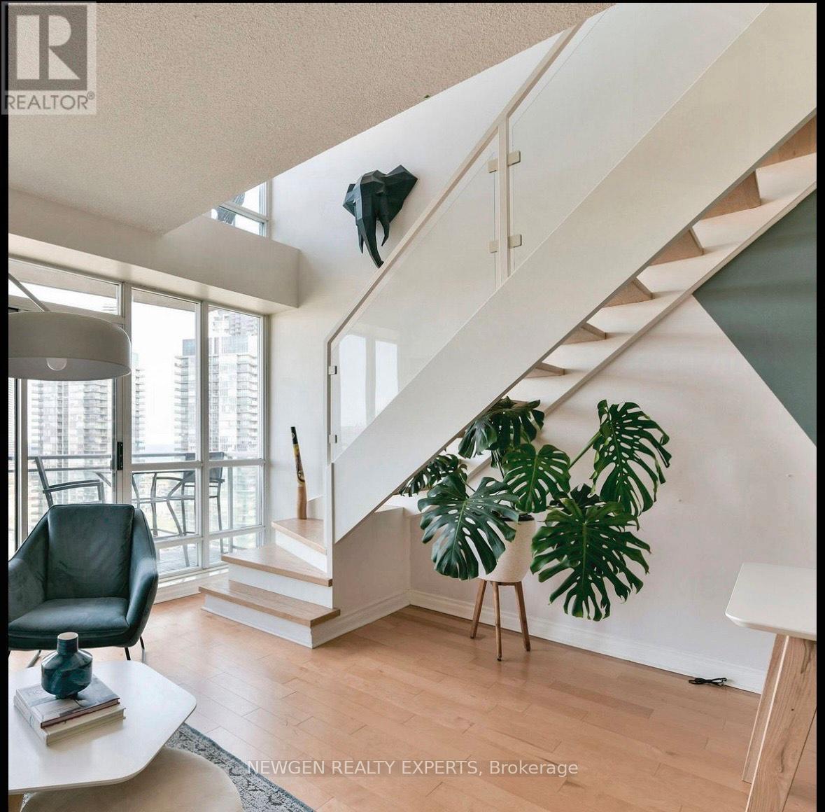 1906 - 185 Legion Road N, Toronto (Mimico), Ontario  M8Y 0A1 - Photo 4 - W12591330