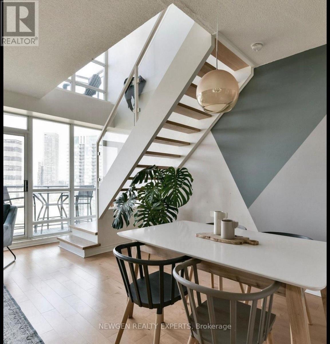 1906 - 185 Legion Road N, Toronto (Mimico), Ontario  M8Y 0A1 - Photo 3 - W12591330