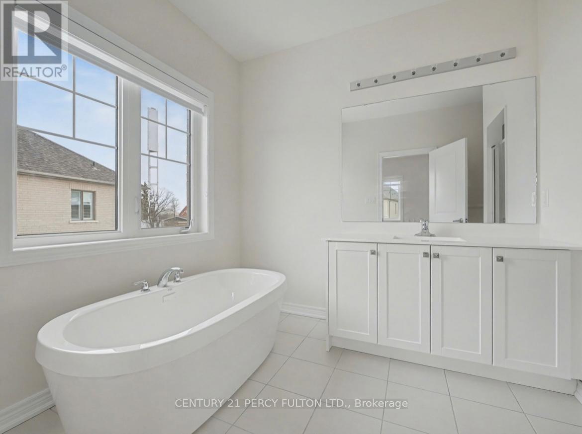 396 Kennedy Circle W, Milton, Ontario  L9E 2C6 - Photo 23 - W12609358