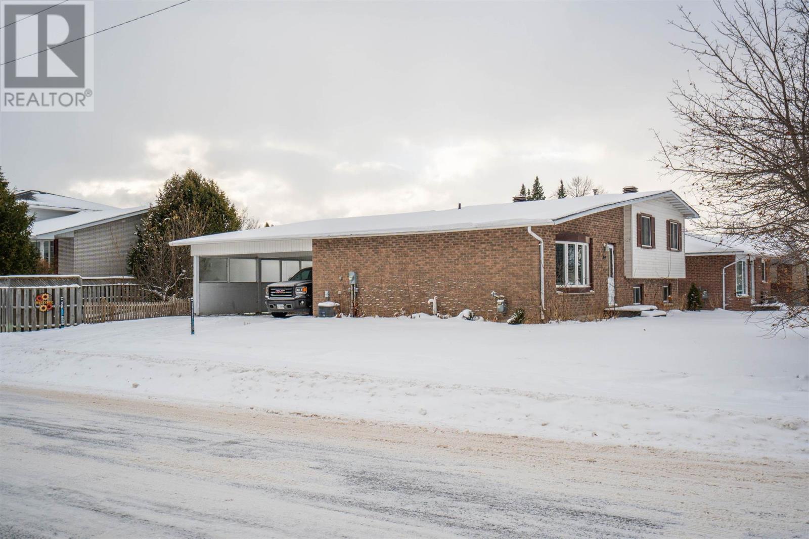 7 Fort Creek Dr, Sault Ste. Marie, Ontario P6C 5T7 - Photo 25 - SM253430