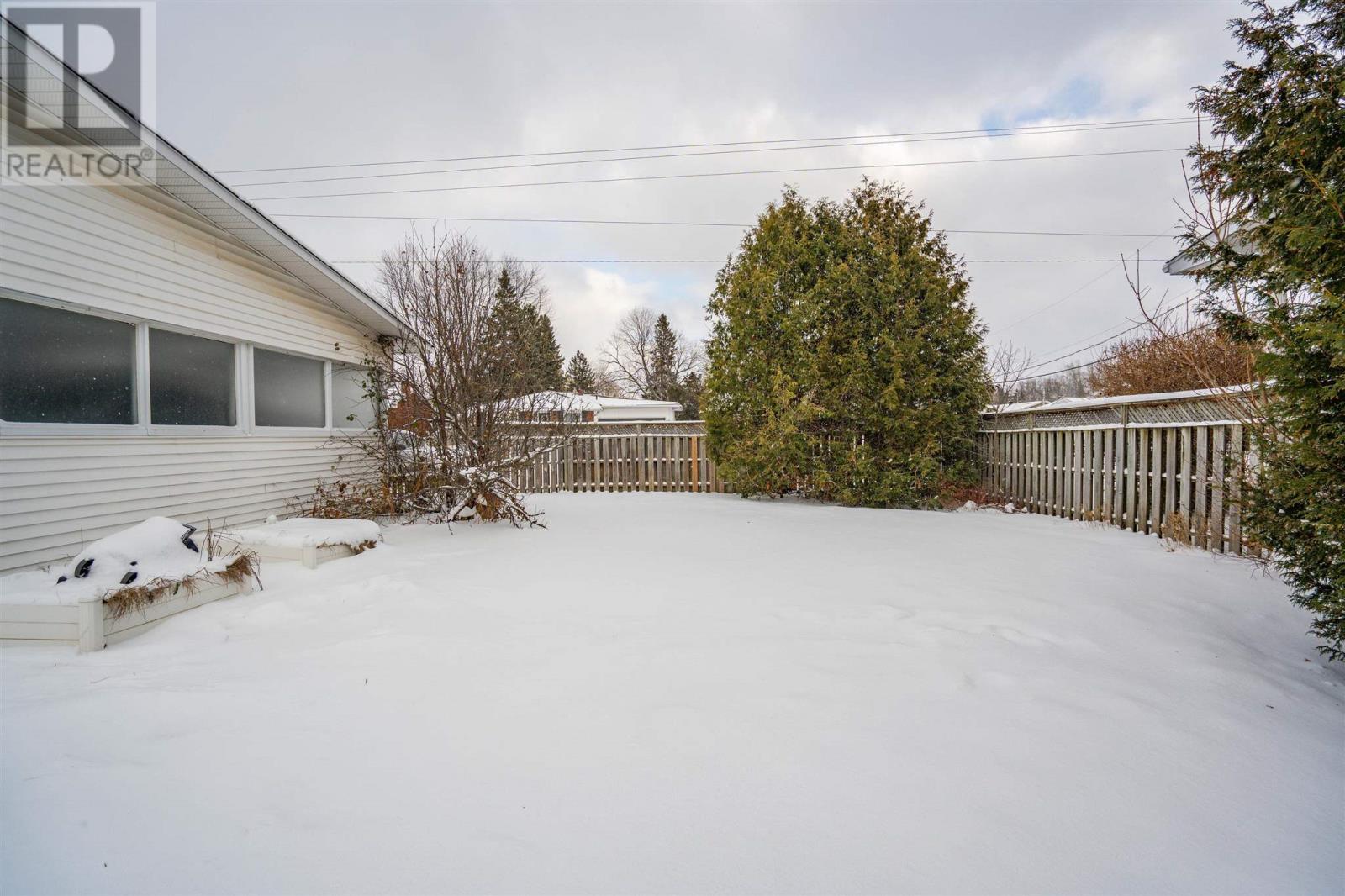 7 Fort Creek Dr, Sault Ste. Marie, Ontario P6C 5T7 - Photo 29 - SM253430