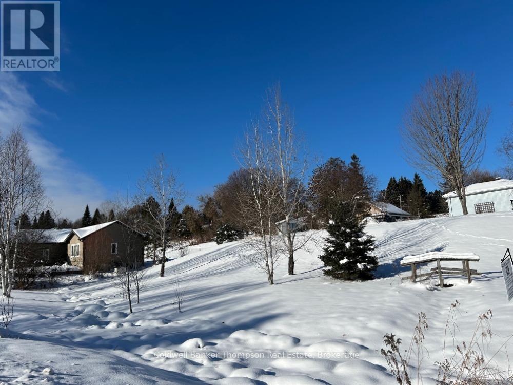 119 Centre Street, Burk's Falls, Ontario P0A 1C0 - Photo 2 - X12375253