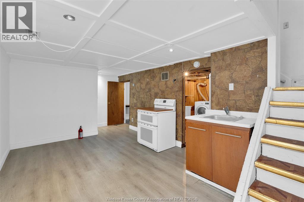 3217 Linwood, Windsor, Ontario N9C 1P9 - Photo 13 - 25031378