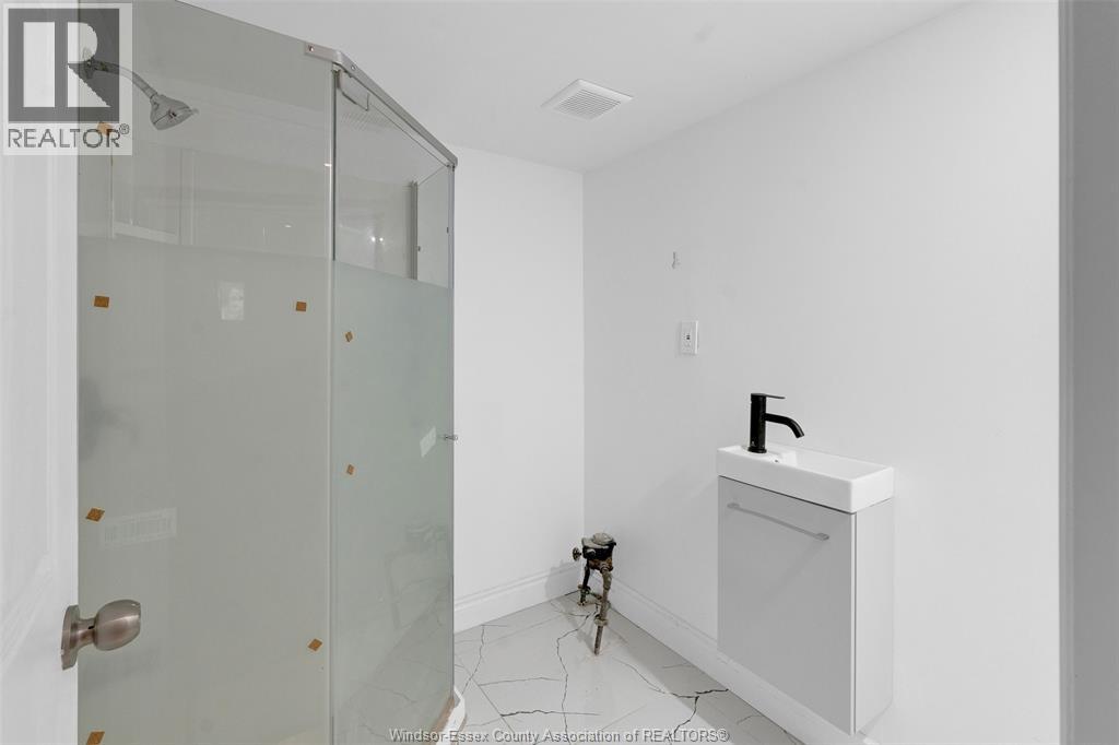 3217 Linwood, Windsor, Ontario N9C 1P9 - Photo 17 - 25031378
