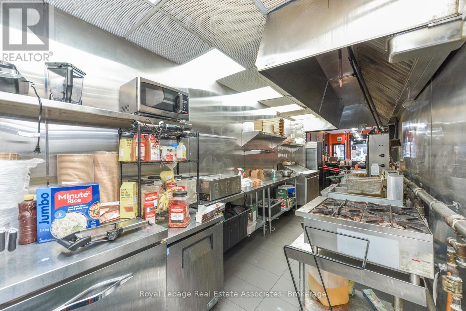 671 Queen Street W, Toronto, Ontario  M6J 1E6 - Photo 10 - C12610344